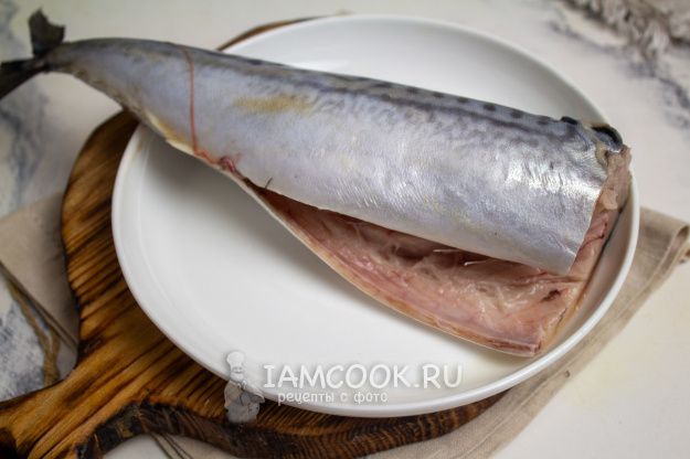 Малосольная скумбрия за ночь — бюджетный деликатес вкуснее красной рыбы