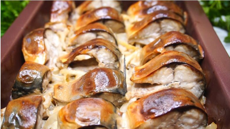 Ароматная скумбрия, запеченная до совершенства