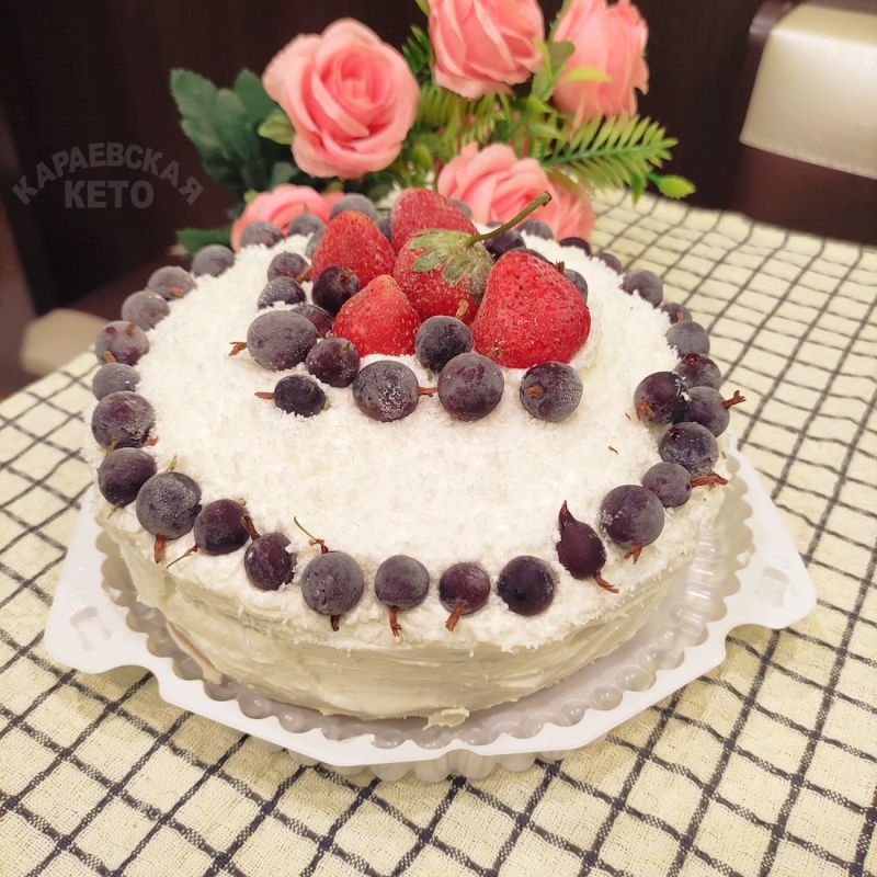 Кетогенный торт с ягодами: оригинальный десерт для любителей здоровья