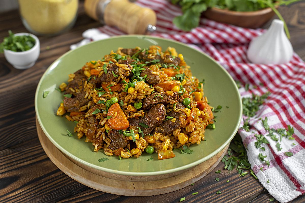 Плов с говядиной и кукурузой