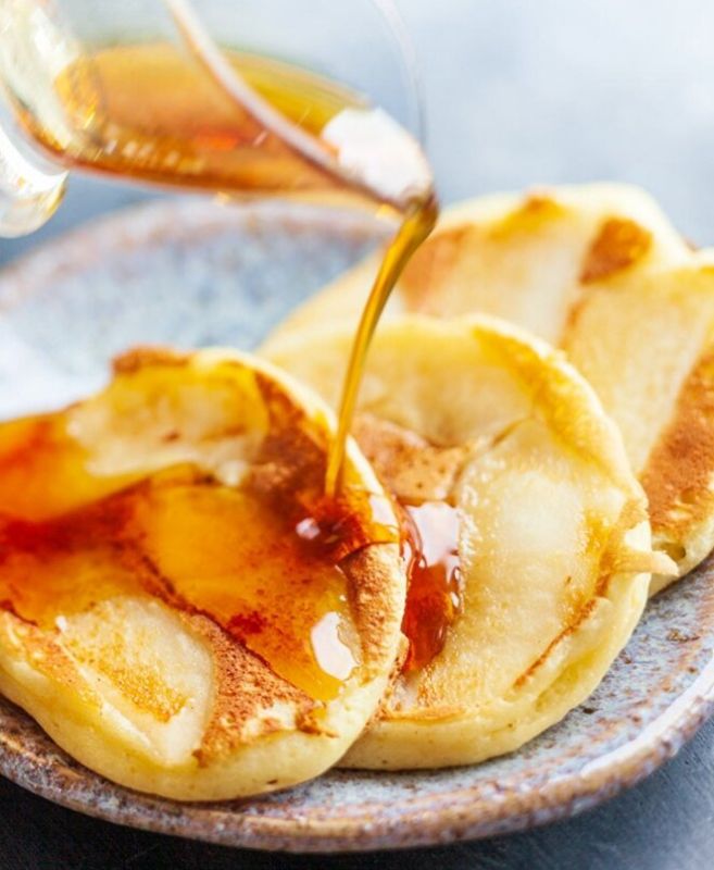 Удивительные яблочные оладьи: новый взгляд на классический десерт