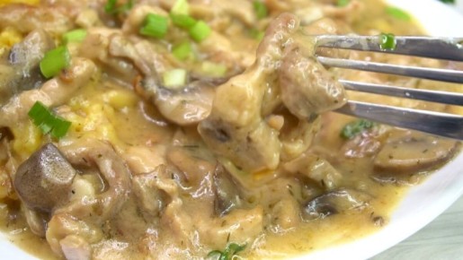 Бефстроганов с грибами: как удивить семью восхитительным блюдом