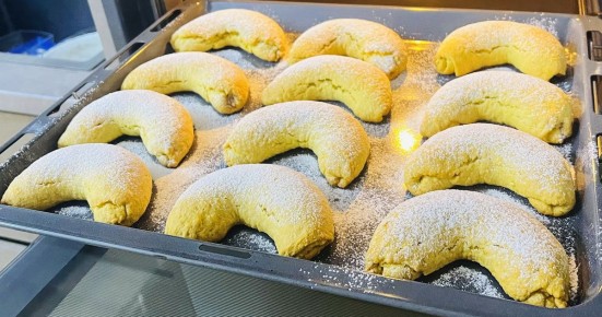 Нежные трубочки с ореховой начинкой: выпечка, которую стоит попробовать