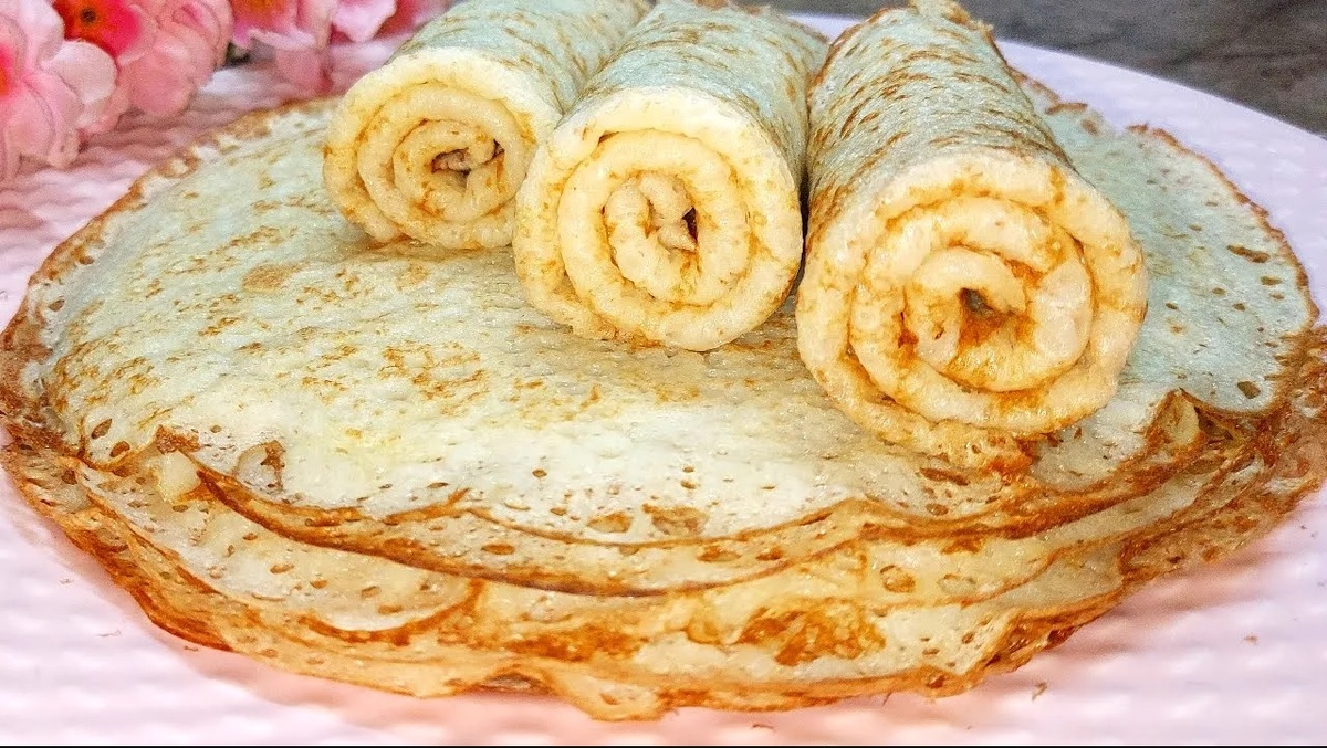 Как приготовить нежные блины без молока и яиц: простой рецепт для всей семьи