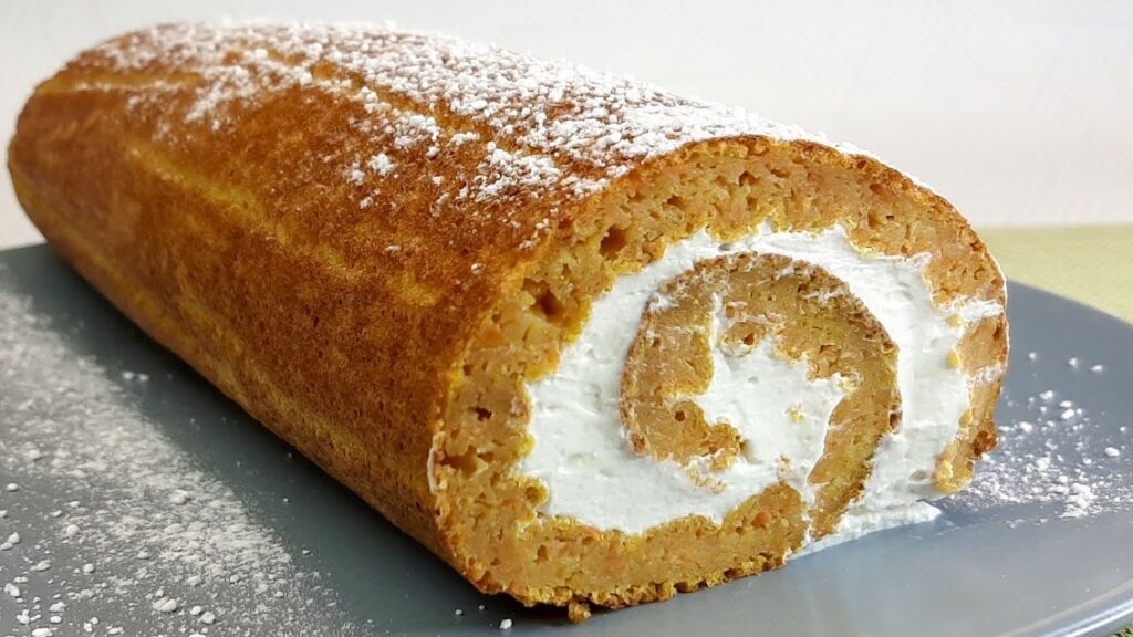 Морковный рулет со сливочным кремом: простой рецепт, который удивит всех