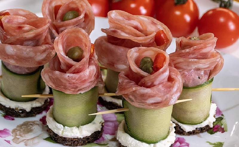 Канапе для новогоднего стола: просто и со вкусом