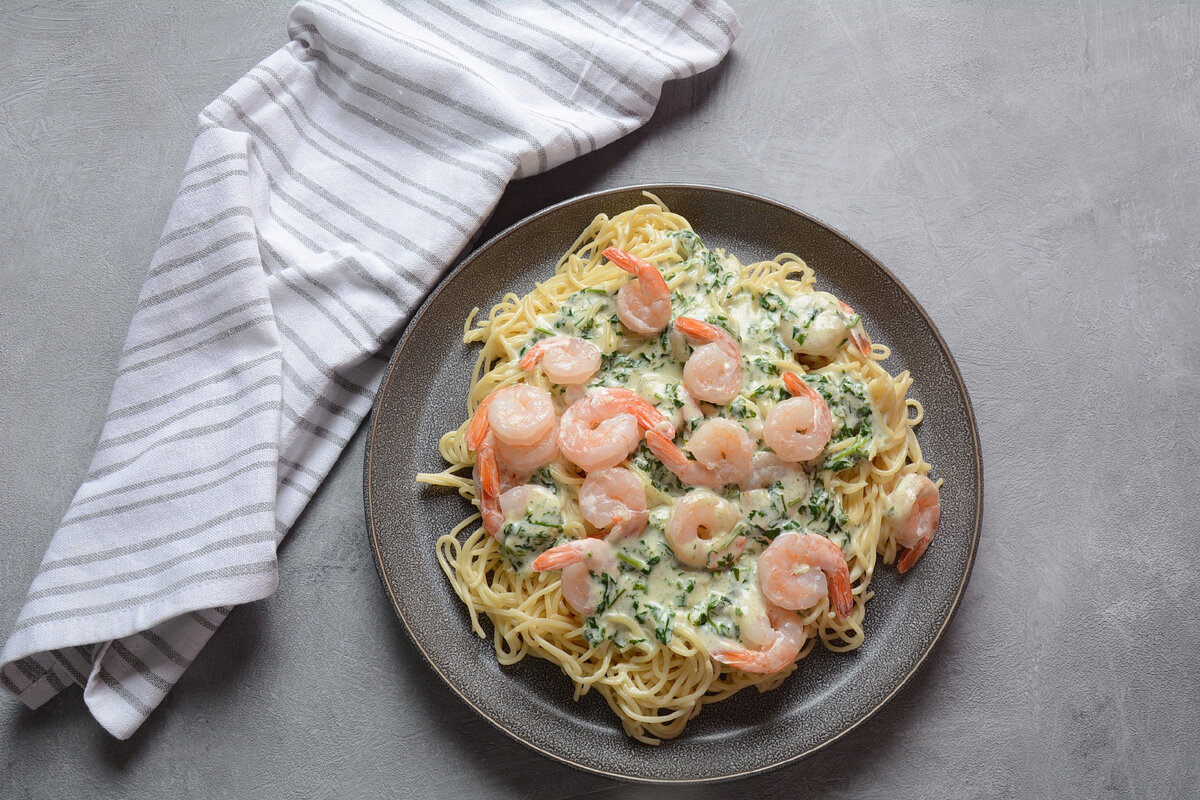Летнее вдохновение: Паста с креветками и свежими травами