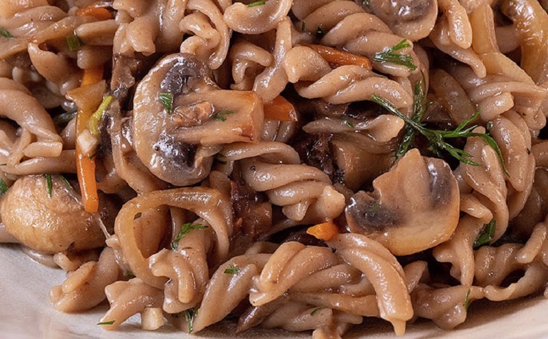 Макароны с грибами: быстрый рецепт для постного обеда без лишних хлопот