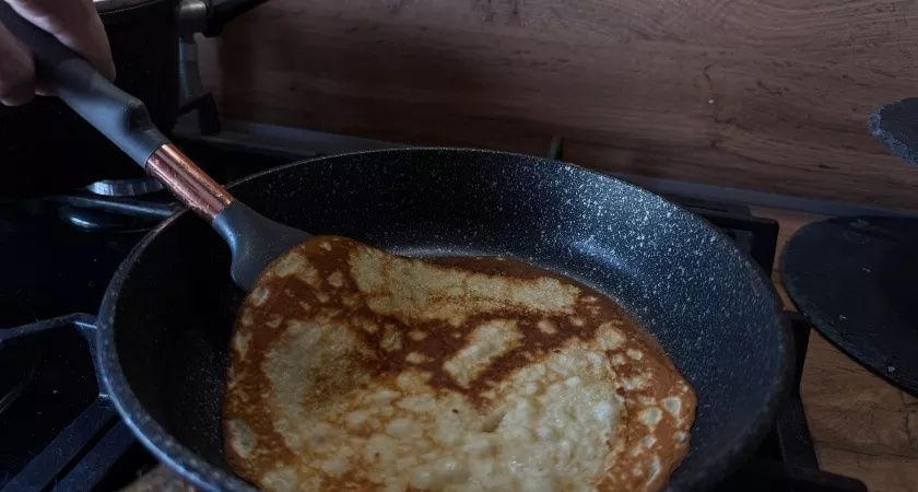 Масленица 2026: Когда начинать печь блины и важные традиции праздника