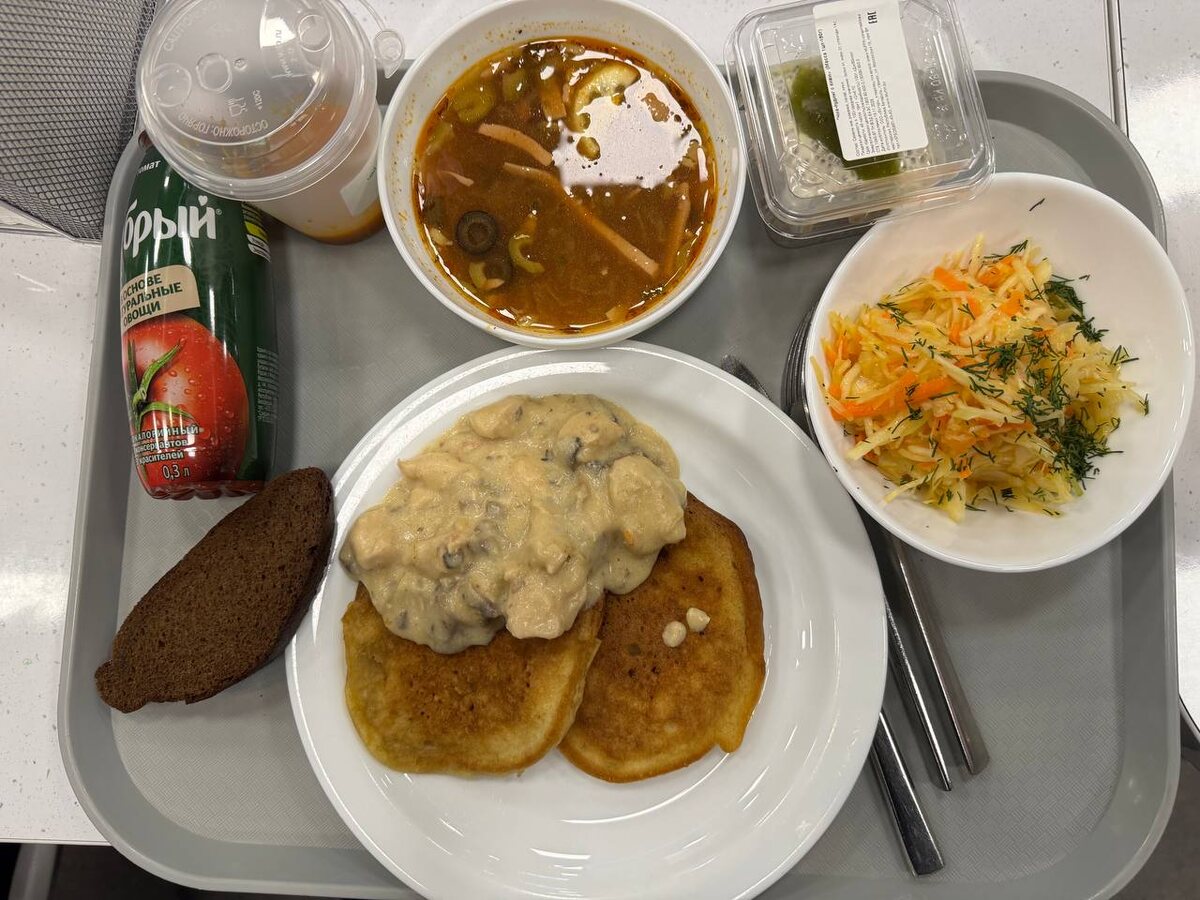 Обеды, которые объединяют: Как простая еда может создать атмосферу дружбы