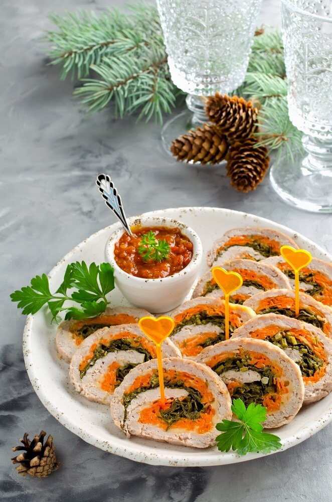 Куриный рулет с морковью и сыром: простой и вкусный рецепт