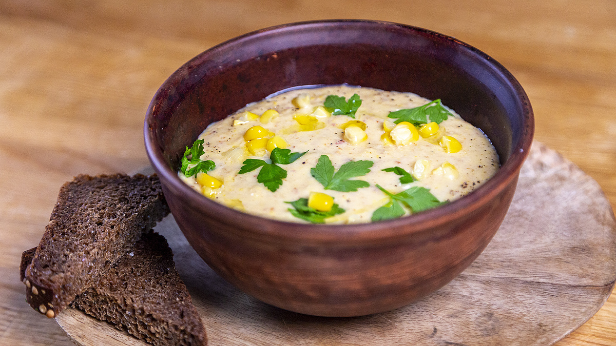 Кремовый суп с кукурузой и копчёной грудинкой