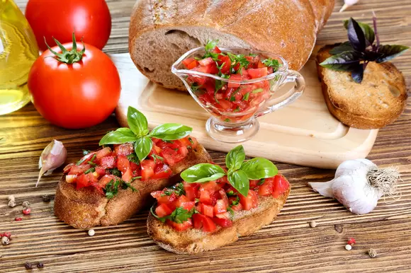 10 вкуснейших закусок для идеального пикника, которые легко приготовить