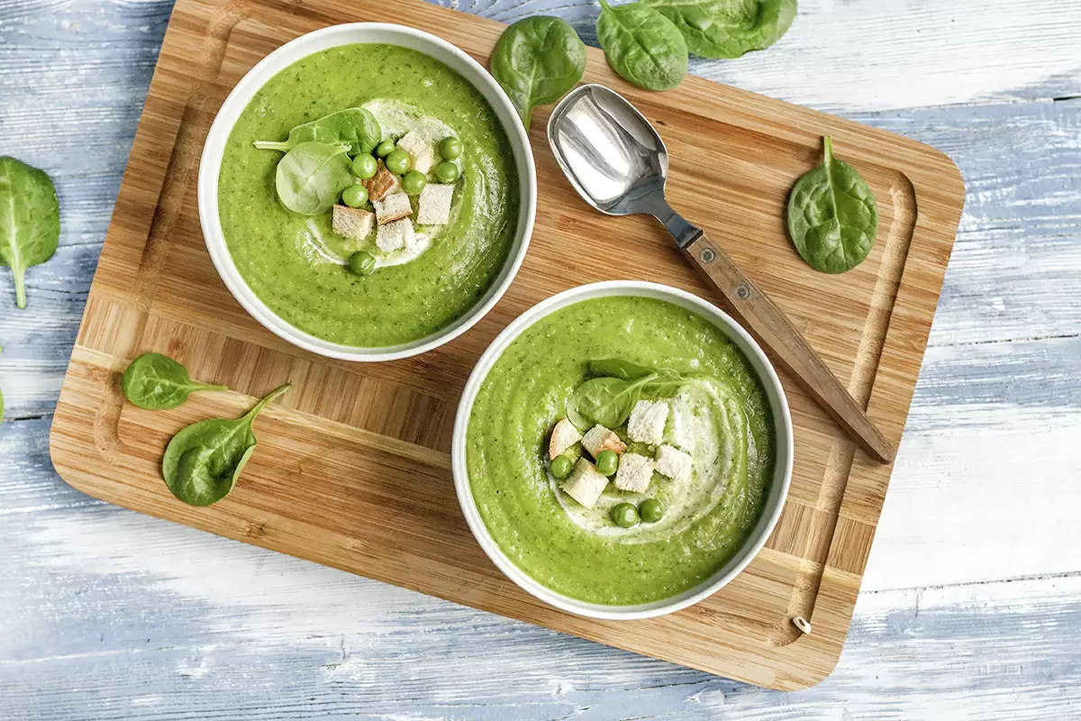 Изумительный суп-пюре из зелёного горошка на кокосовом молоке