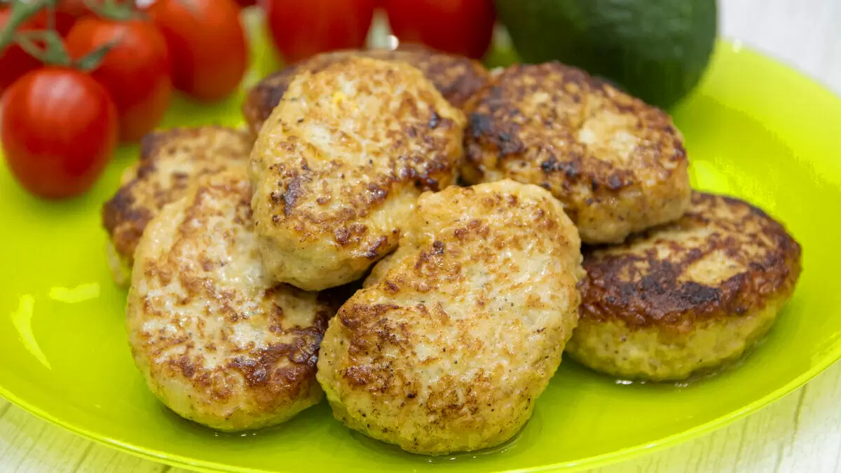 Как сделать котлеты сочными: неожиданные секреты от шеф-поваров