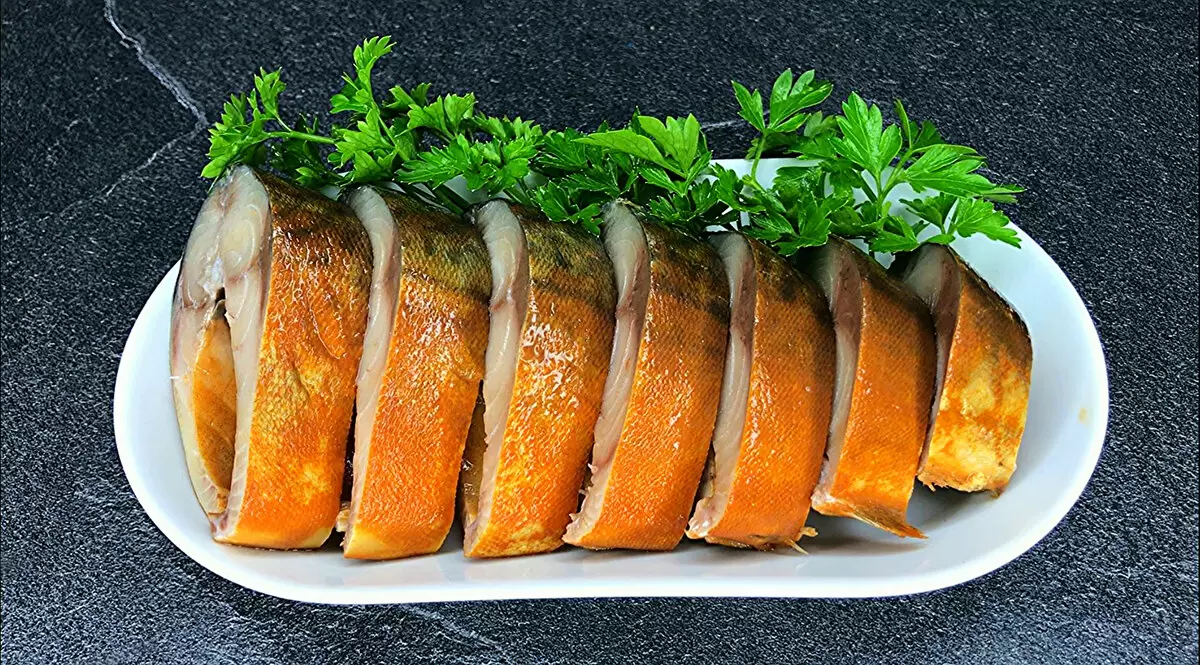 Необычный метод маринования скумбрии в пластиковой бутылке