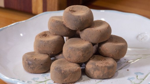 Сладкое наслаждение: простейшие конфетки из сгущенки и какао