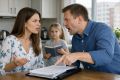 Конфликт семейного бюджета: продажа квартиры или сохранение памяти?